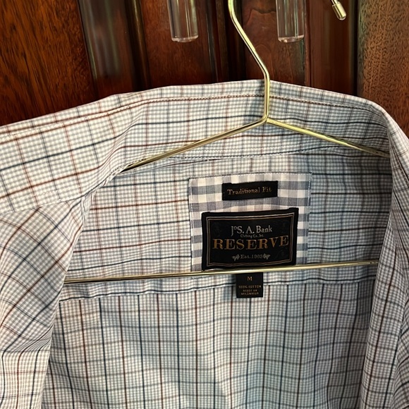 Traditional Fit JosABank Reserve Dress shirt. Button tab collar. Like new. - Picture 4 of 6